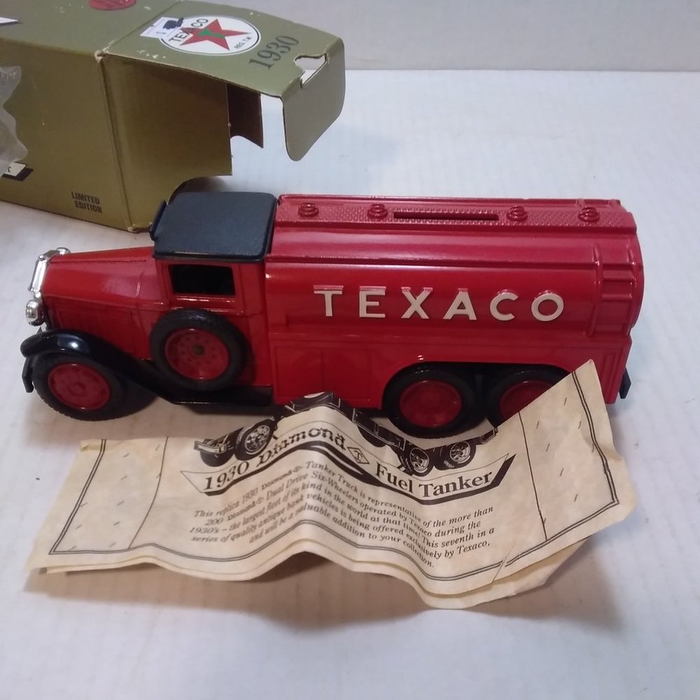 Texaco 1930 Limited Edition ERTL Diamond Fuel Tanker Locking Diecast Bank
